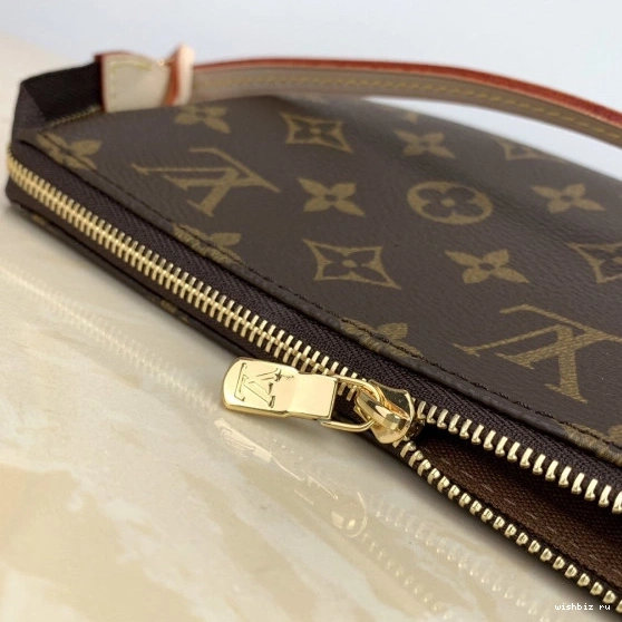 WIS POCHETTE Louis Vuitton ACCESSOIRES 0827
